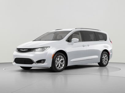 Used 2018 Chrysler Pacifica Touring-L Plus w/ Tire & Wheel Group