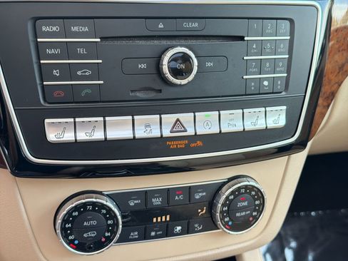 Used 2017 Mercedes-Benz GLS 450 4MATIC image 25