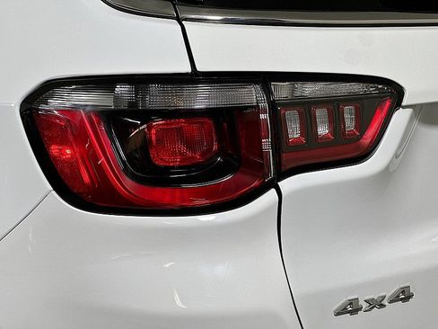 Used 2022 Jeep Compass Latitude image 31