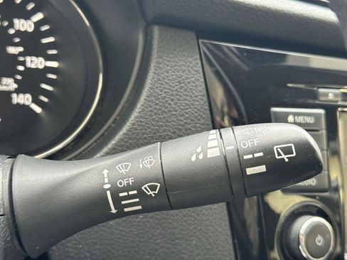 Used 2019 Nissan Rogue S image 26