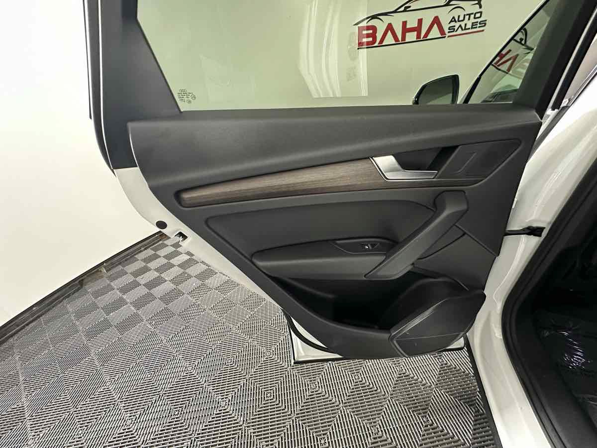 Used 2021 Audi Q5 2.0T Premium w/ Convenience Package AWD/4WD image 18