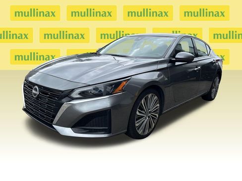 Used 2023 Nissan Altima 2.5 SL FWD image 6
