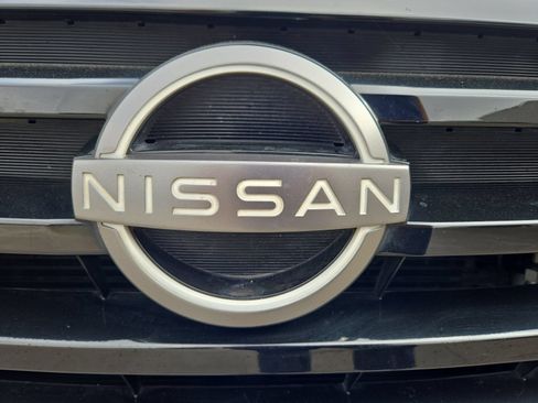 Used 2023 Nissan Pathfinder SV w/ SV Premium Package FWD image 9