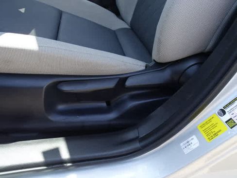 Used 2024 Toyota Corolla LE FWD image 17