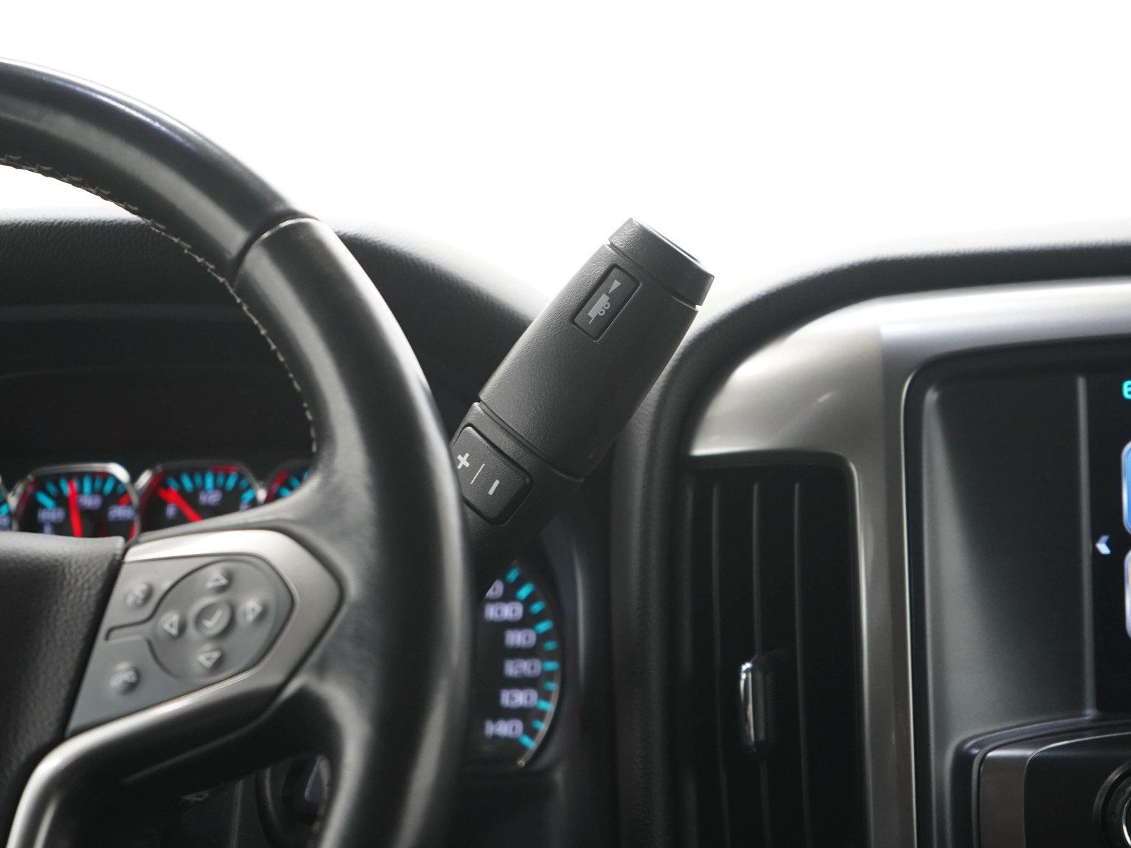Used 2019 Chevrolet Silverado 1500 LT AWD/4WD image 19