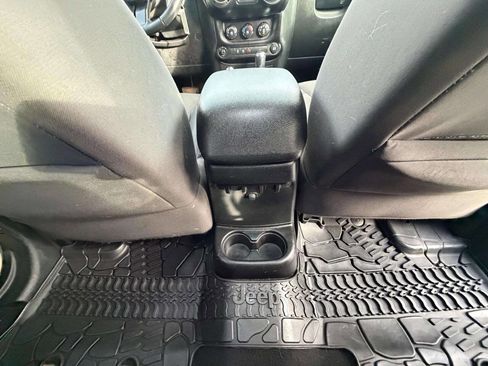 Used 2017 Jeep Wrangler Unlimited Sport image 24