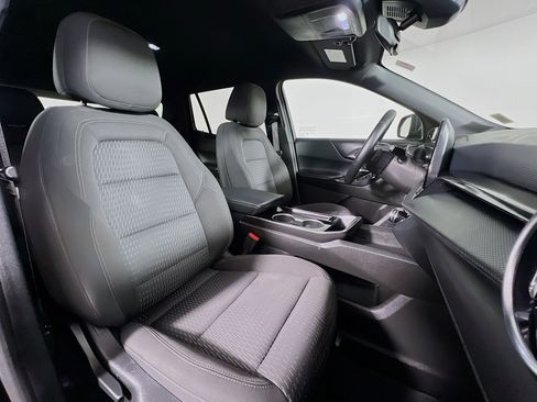 Used 2025 Chevrolet Equinox LT FWD image 23