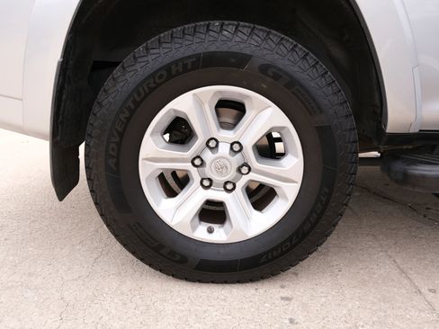 Used 2015 Toyota 4Runner SR5 image 16