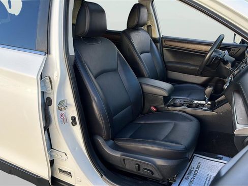 Used 2017 Subaru Outback 2.5i Limited image 15