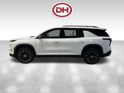 Used 2025 Chevrolet Traverse LT w/ Sun and Wheel Package AWD/4WD image 8