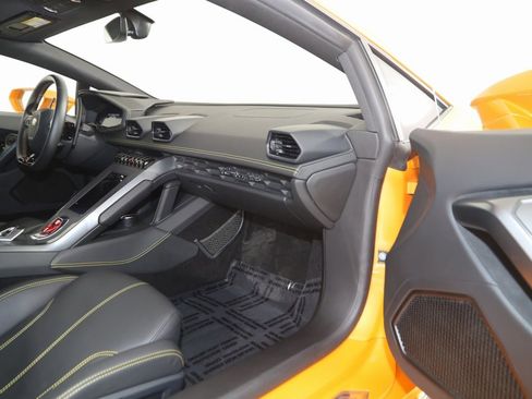 Used 2022 Lamborghini Huracan EVO image 69