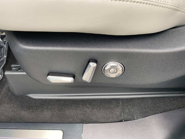 New 2026 Lincoln Navigator Reserve AWD/4WD image 13