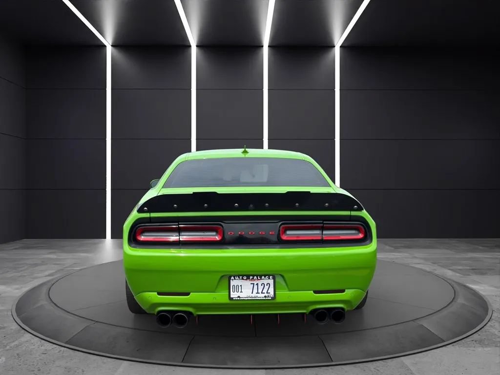 Used 2017 Dodge Challenger SRT Hellcat RWD image 5