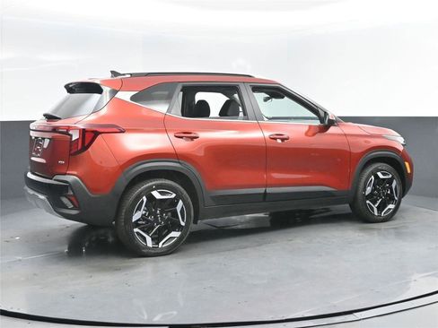 New 2026 Kia Seltos SX w/ SX Sunroof Package image 4