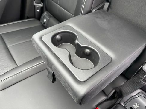 New 2025 Cadillac Lyriq Luxury AWD/4WD image 8