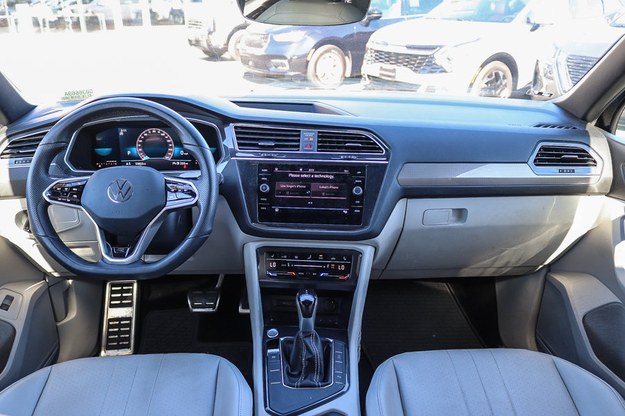 Used 2022 Volkswagen Tiguan SE R-Line FWD image 12