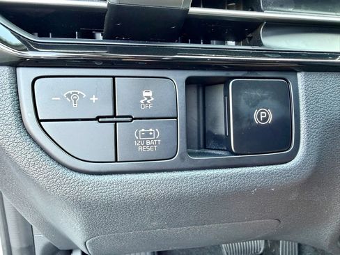 Used 2026 Kia Sportage LX FWD image 24