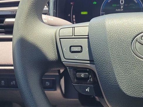 Used 2025 Toyota Camry LE FWD image 19