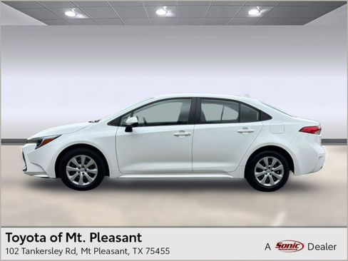 Used 2026 Toyota Corolla LE FWD image 1