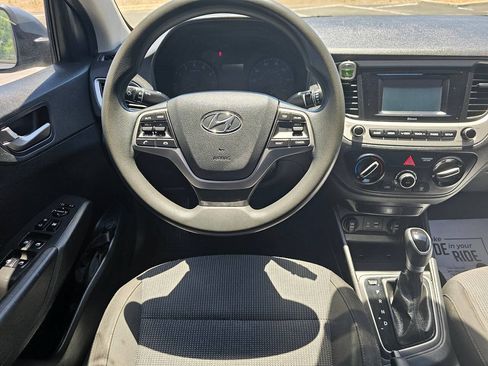 Used 2020 Hyundai Accent SE FWD image 9