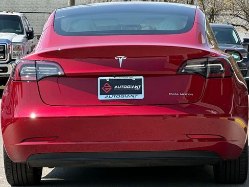 Used 2018 Tesla Model 3 Long Range image 9
