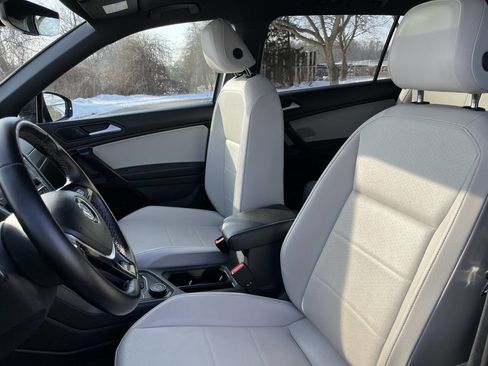 Used 2021 Volkswagen Tiguan SE R-Line w/ 3rd Row Seat Package image 13