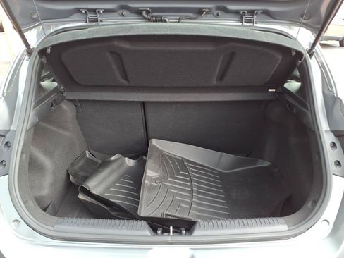 Used 2017 Hyundai Elantra GT FWD image 11