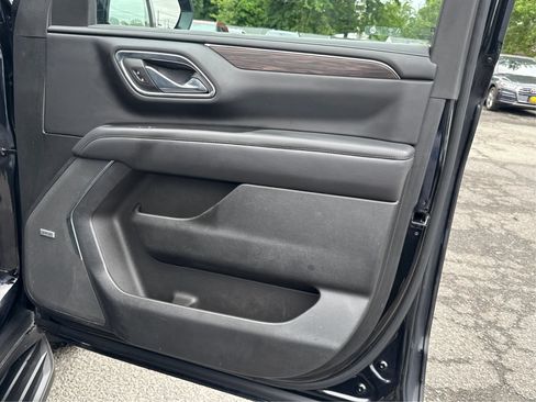 Used 2023 Chevrolet Suburban LT AWD/4WD image 19