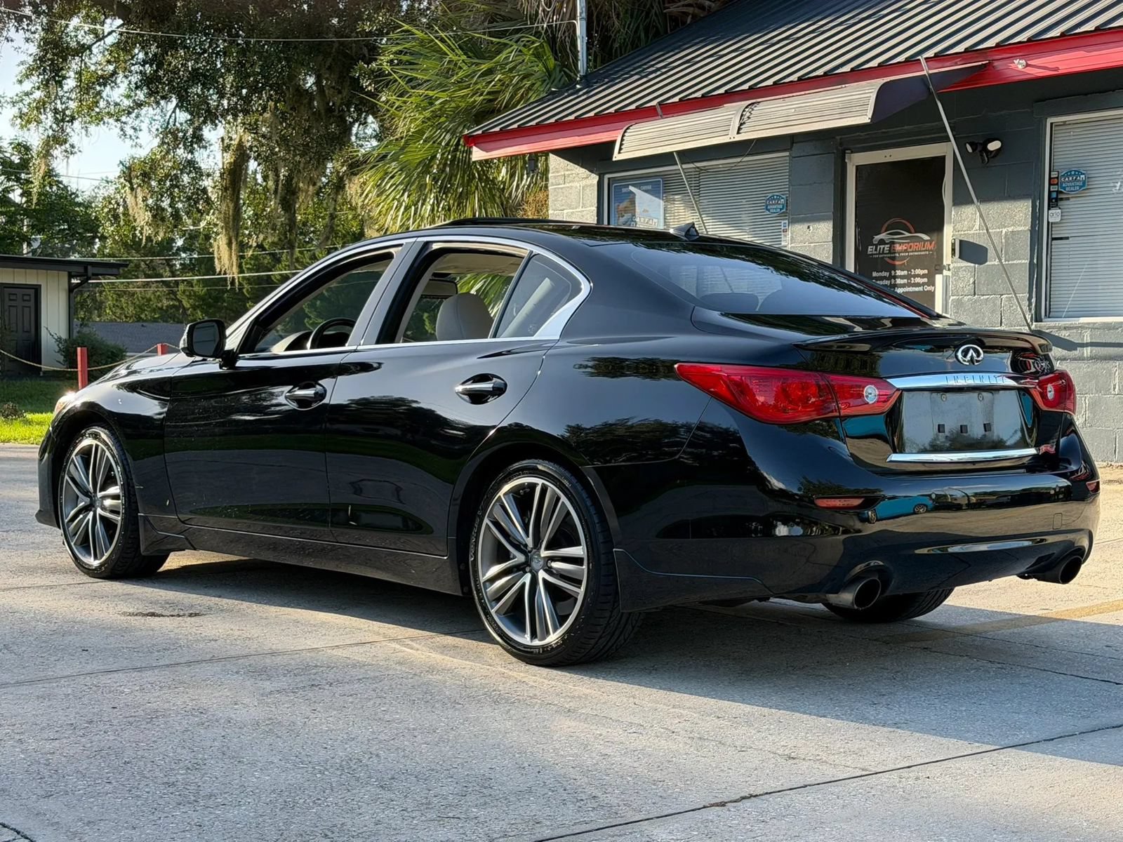 Used 2014 INFINITI Q50 w/ Technology Package RWD image 4