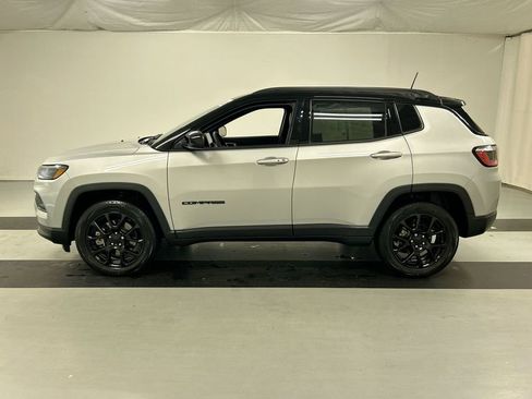 Used 2024 Jeep Compass Latitude w/ Convenience Group image 7