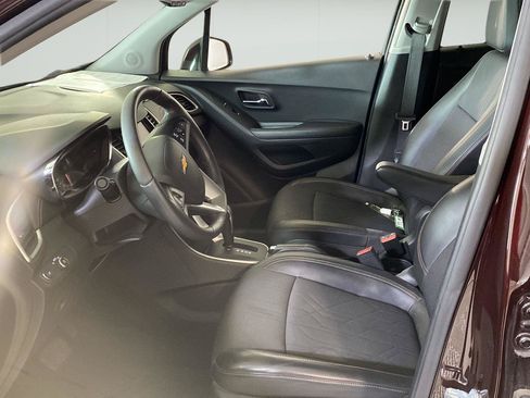 Used 2020 Chevrolet Trax LT w/ LT Convenience Package FWD image 20