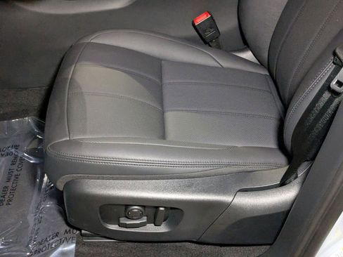 New 2026 Land Rover Range Rover Evoque S image 4