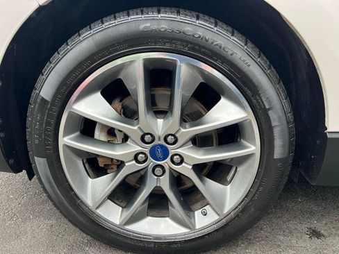 Used 2016 Ford Edge Titanium w/ Equipment Group 302A AWD/4WD image 30