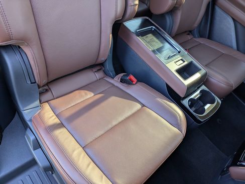 Used 2025 Lincoln Aviator Reserve w/ Equipment Group 201A AWD/4WD image 36