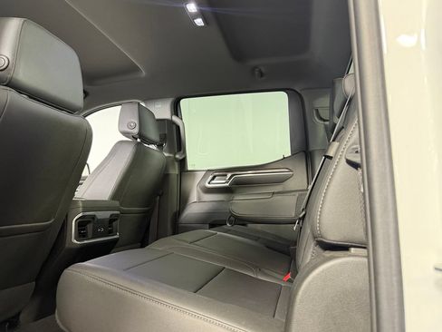 Used 2023 Chevrolet Silverado 1500 LTZ AWD/4WD image 19