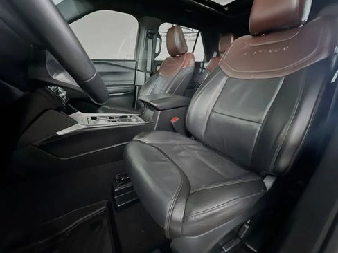 Used 2023 Ford Explorer Platinum w/ Technology Package AWD/4WD image 22