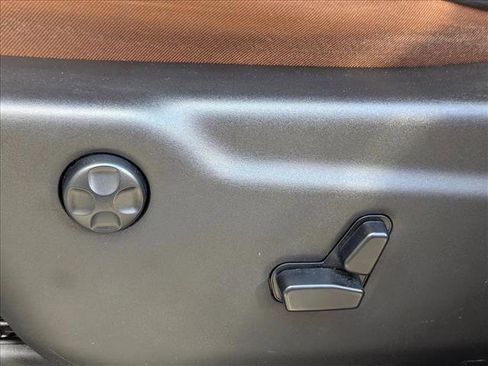 Used 2020 Jeep Grand Cherokee Overland image 12