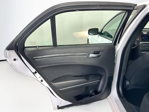 Used 2022 Chrysler 300 Touring w/ Sport Appearance Package image 24