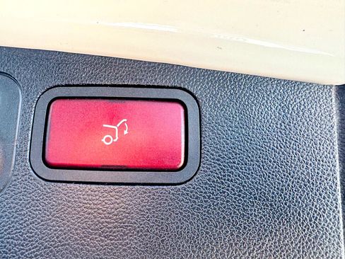 Used 2010 Mercedes-Benz ML 350 4MATIC image 18