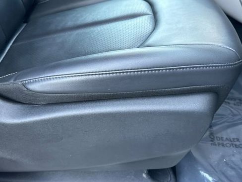 Used 2024 Chrysler Pacifica Touring-L image 24