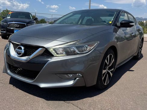 Used 2017 Nissan Maxima Platinum w/ Interior Lighting Package FWD image 3