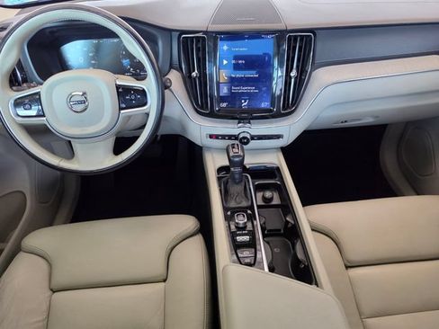 Used 2020 Volvo XC60 T5 Inscription FWD image 2