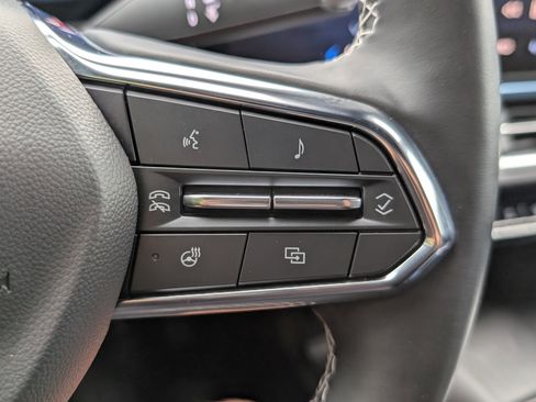 Used 2024 Chevrolet Equinox EV LT FWD image 33