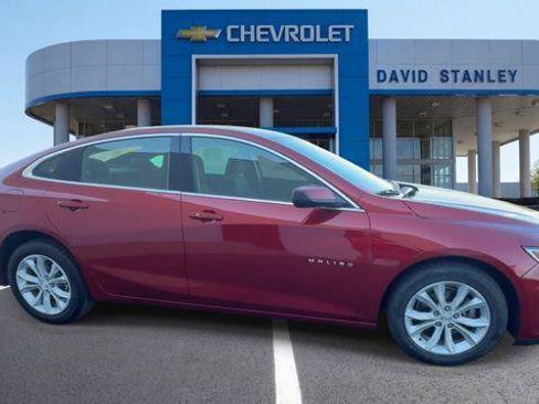 Used 2025 Chevrolet Malibu LT FWD image 9