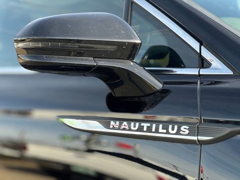 Used 2019 Lincoln Nautilus Reserve image 24