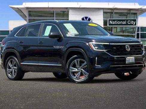 Used 2024 Volkswagen Atlas Cross Sport SEL R-Line AWD/4WD image 2