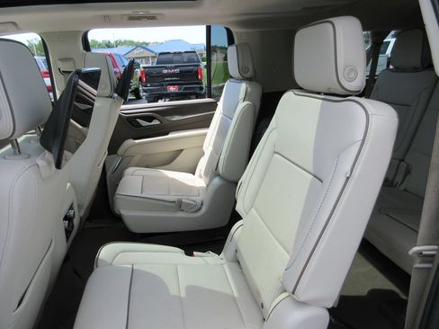 Certified 2022 GMC Yukon XL Denali w/ Denali Ultimate Package AWD/4WD image 24