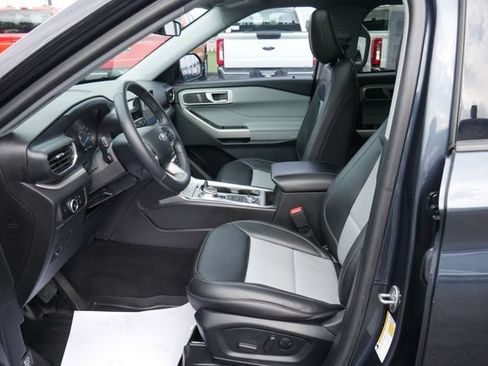Used 2024 Ford Explorer XLT w/ Equipment Group 202A AWD/4WD image 2