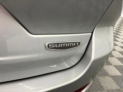 Used 2024 Jeep Grand Cherokee Summit AWD/4WD image 9