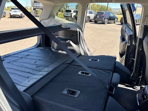 Used 2024 Subaru Forester Premium AWD/4WD image 17